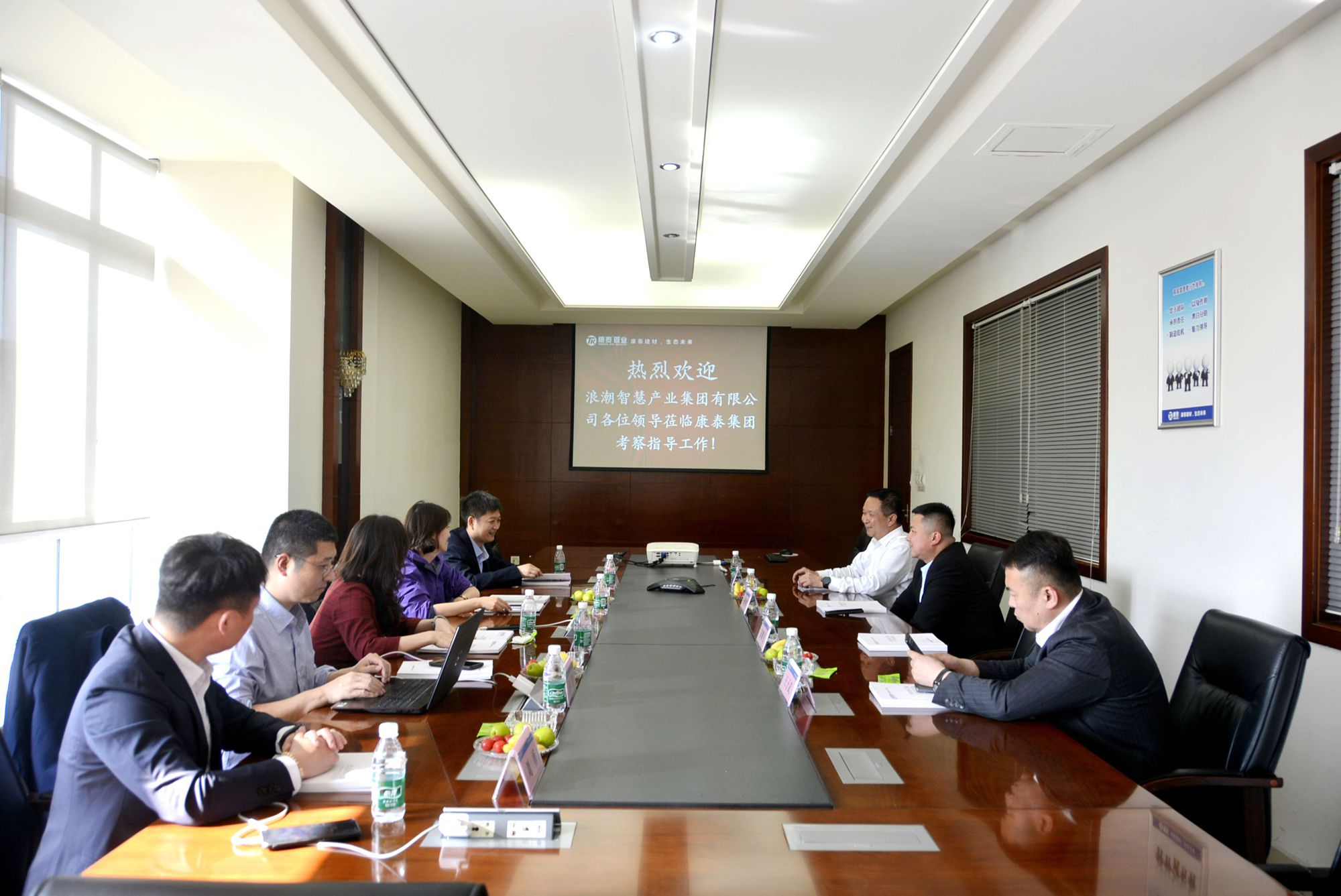 17434917347330895s0p.jpg 17434917347330895s0p.jpg